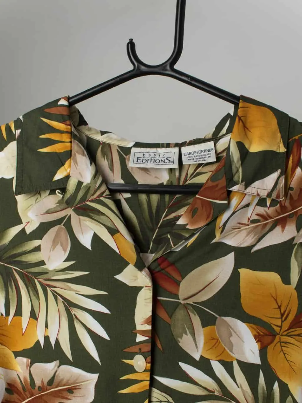 Vintage monstera and palm print blouse in bold colours – Large